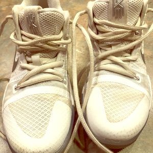 Youth Boys Basketball Kyrie Irving Shoes Size 13